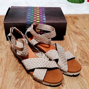 NEW IN BOX Bernie Mev Shoes - Honesty Style - Light Gold - Size 11.5 (42) - NIB